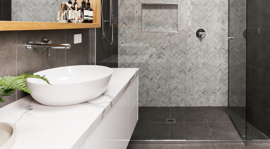 6 Tile Flooring in Modern Bathroom with Shower