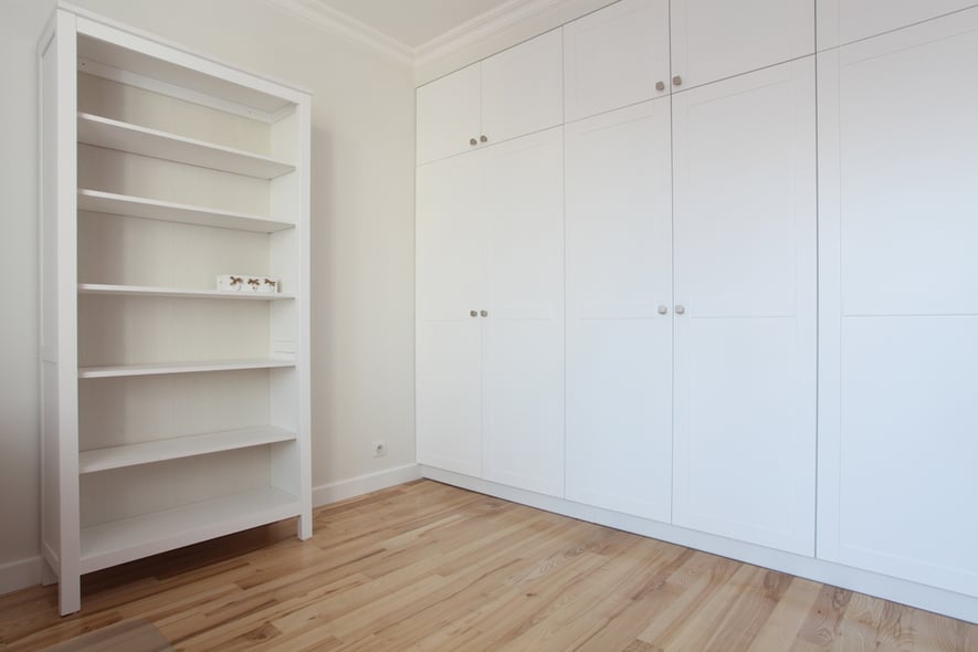 Modern room with shelf and white wardrobe - removal
